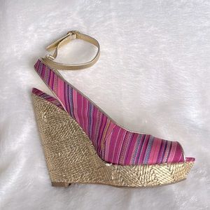 Excellent condition, Nine West wedges